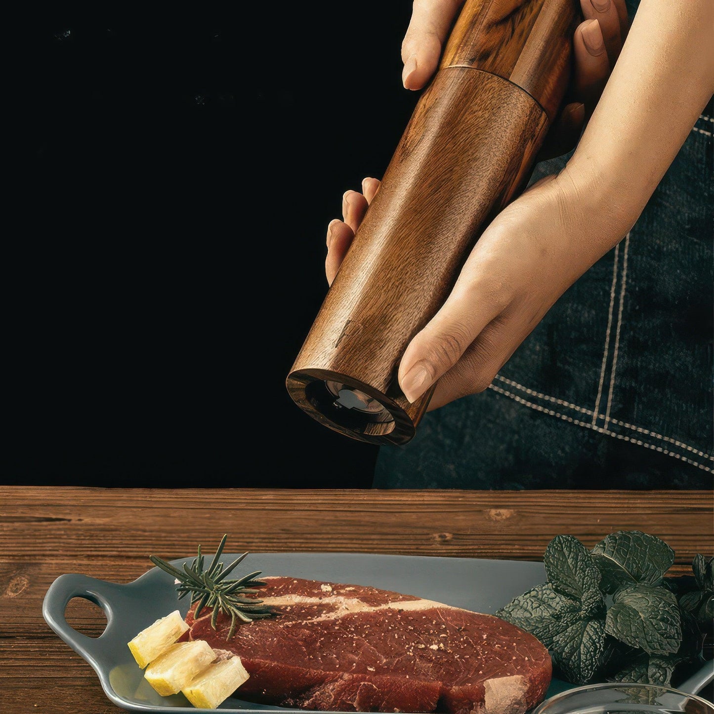 Salz- und Pfeffermühlenset aus Akazienholz